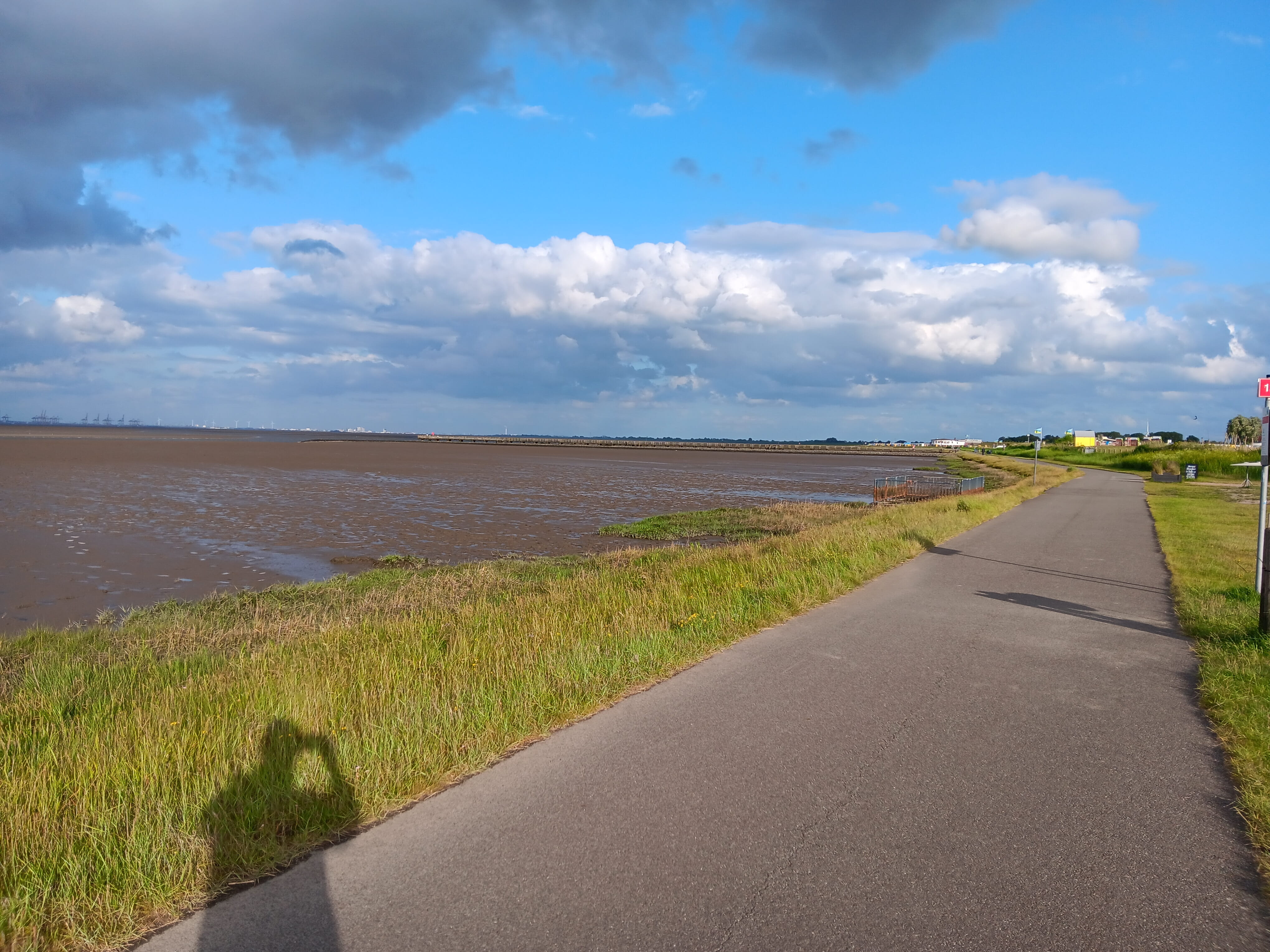 Weg am Wasser